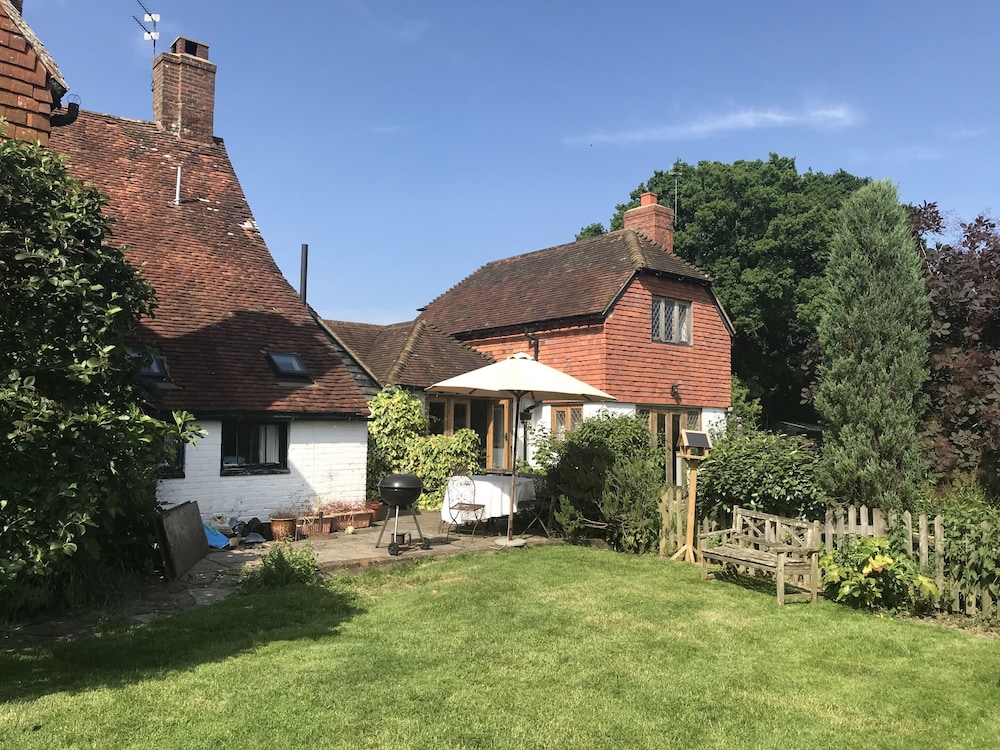 Dunsfold B&amp;B 40/44