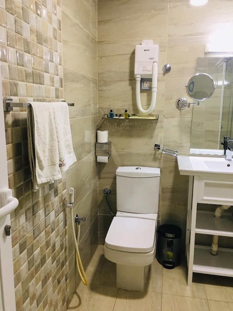 Al Diyar Hotel 50/50