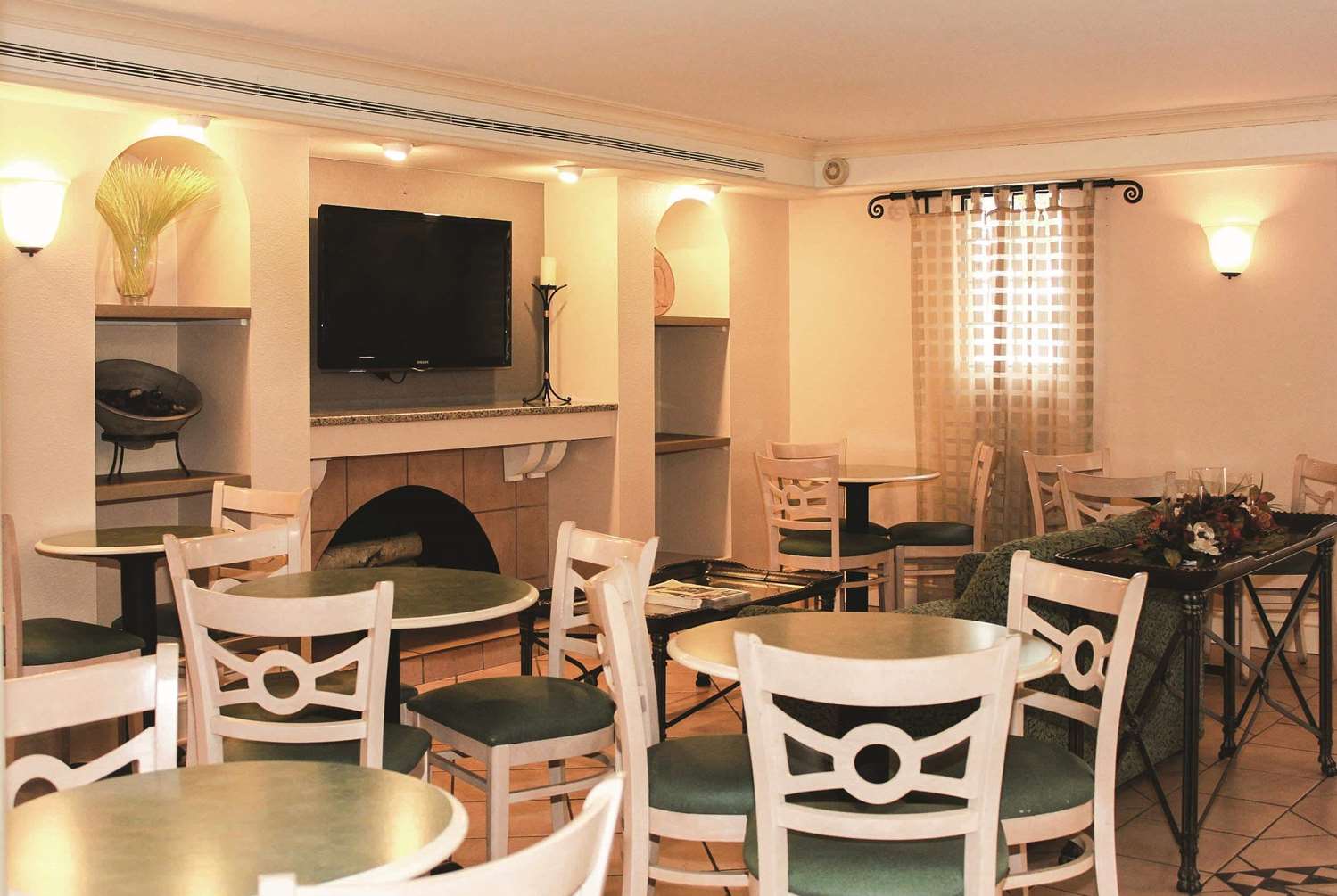 La Quinta Inn By Wyndham Tyler 36/36