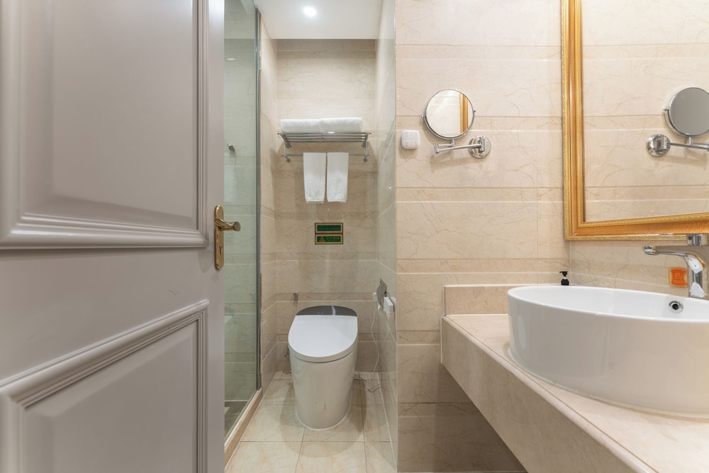 Vienna International Hotel (Shanghai Pudong International Airport Branch) 45/49