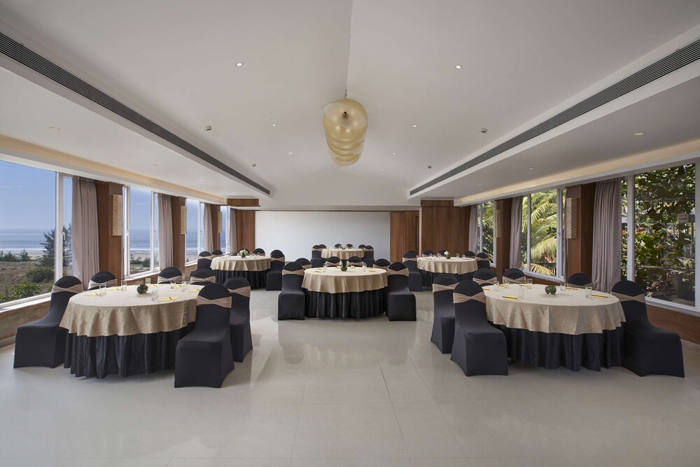 Mandrem Beach Resort, a member of Radisson Individuals Retreats 38/54