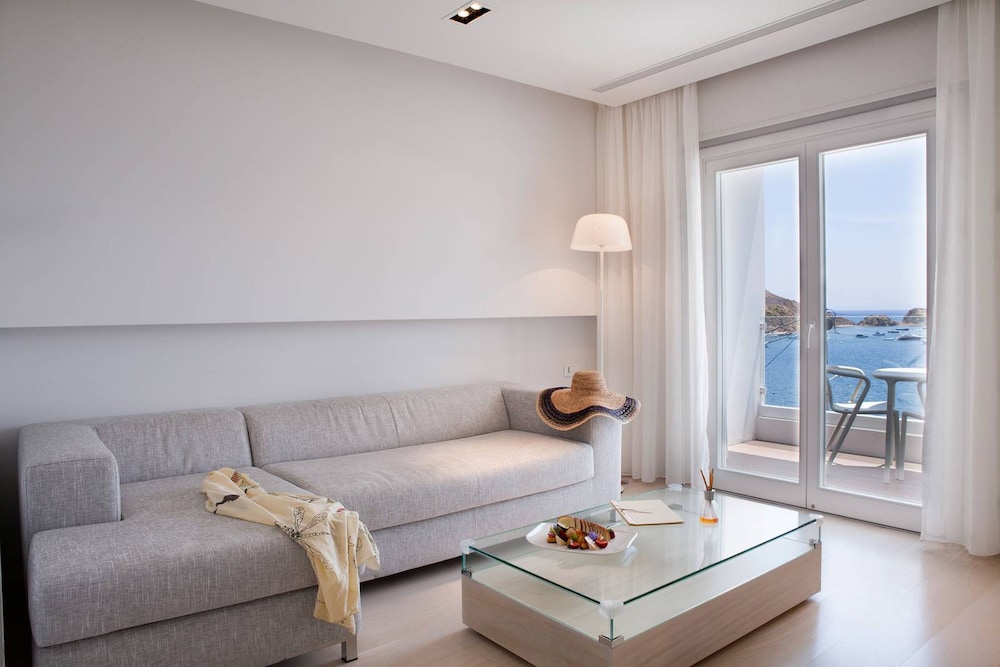 Patmos Aktis Suites And Spa 63/86