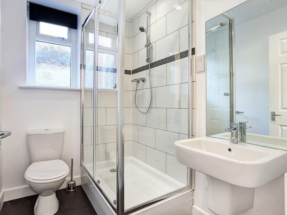 Townhouse Plus @ 166 Edleston Road Crewe 15/17