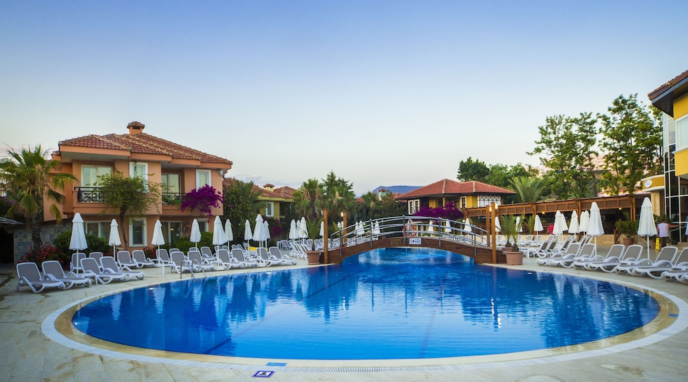 Club Dizalya 43/45