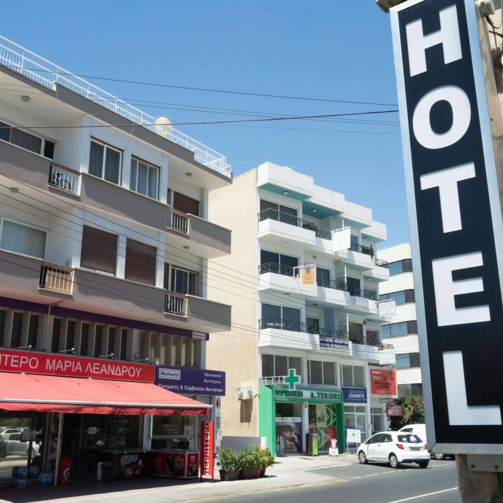 Le Village Hotel 7/50