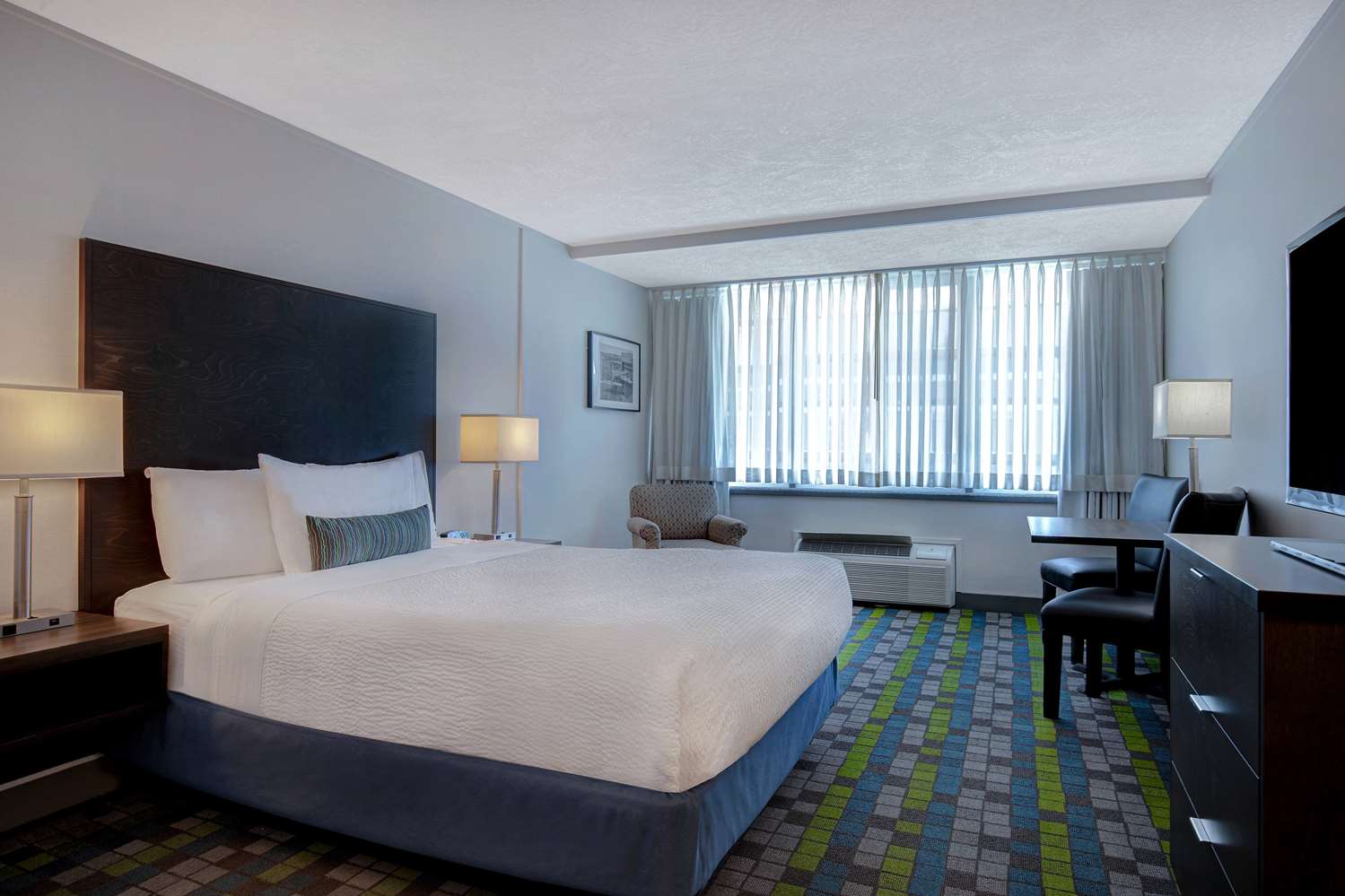 Days Inn by Wyndham Victoria Airport Sidney 7/34