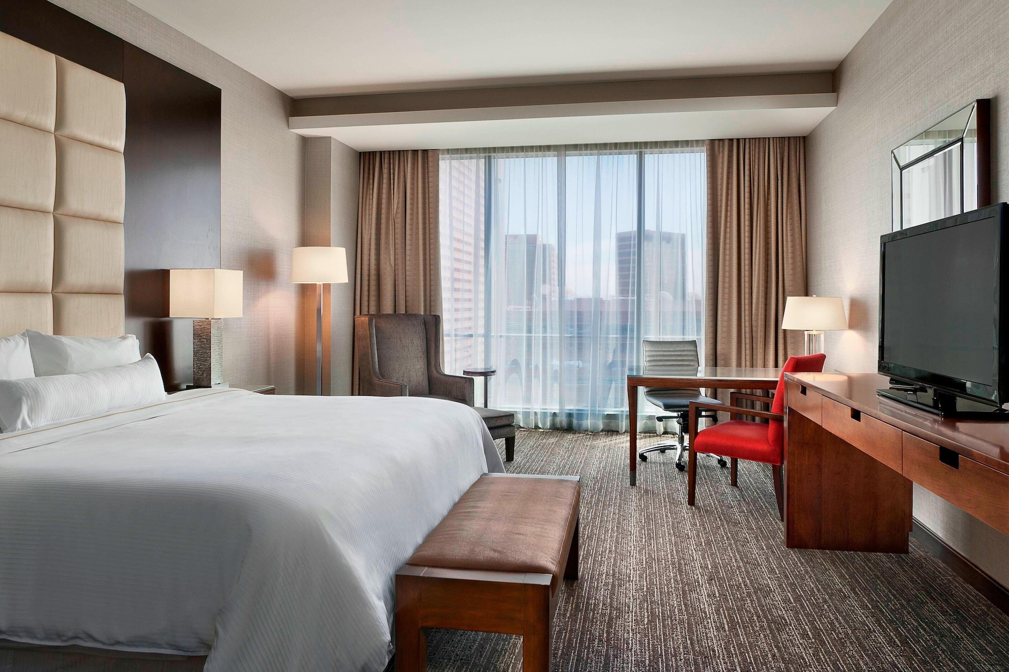 Club, King Bed, Westin Phoenix Downtown 3/8