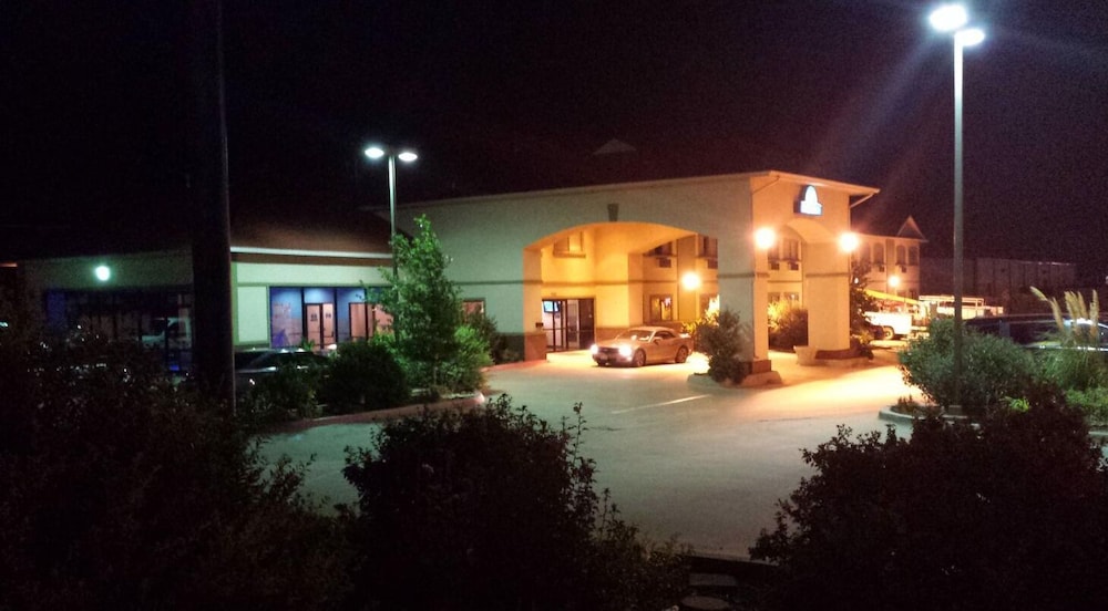 Days Inn By Wyndham Childress 3/21