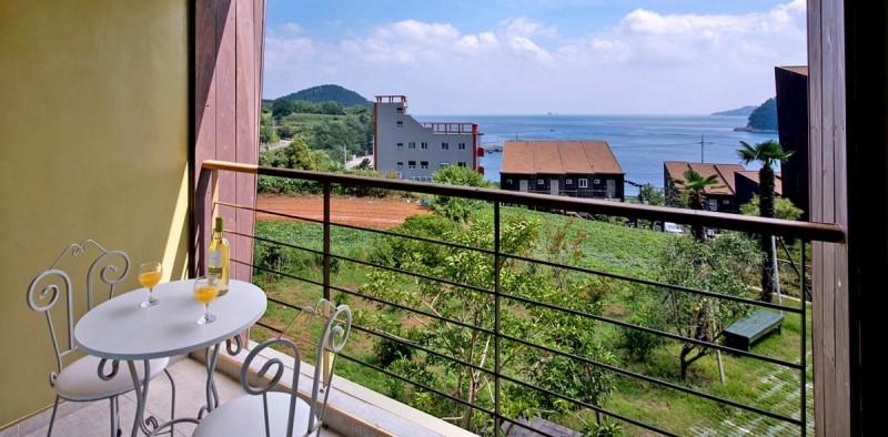 Geoje The Beach Pension 20/20