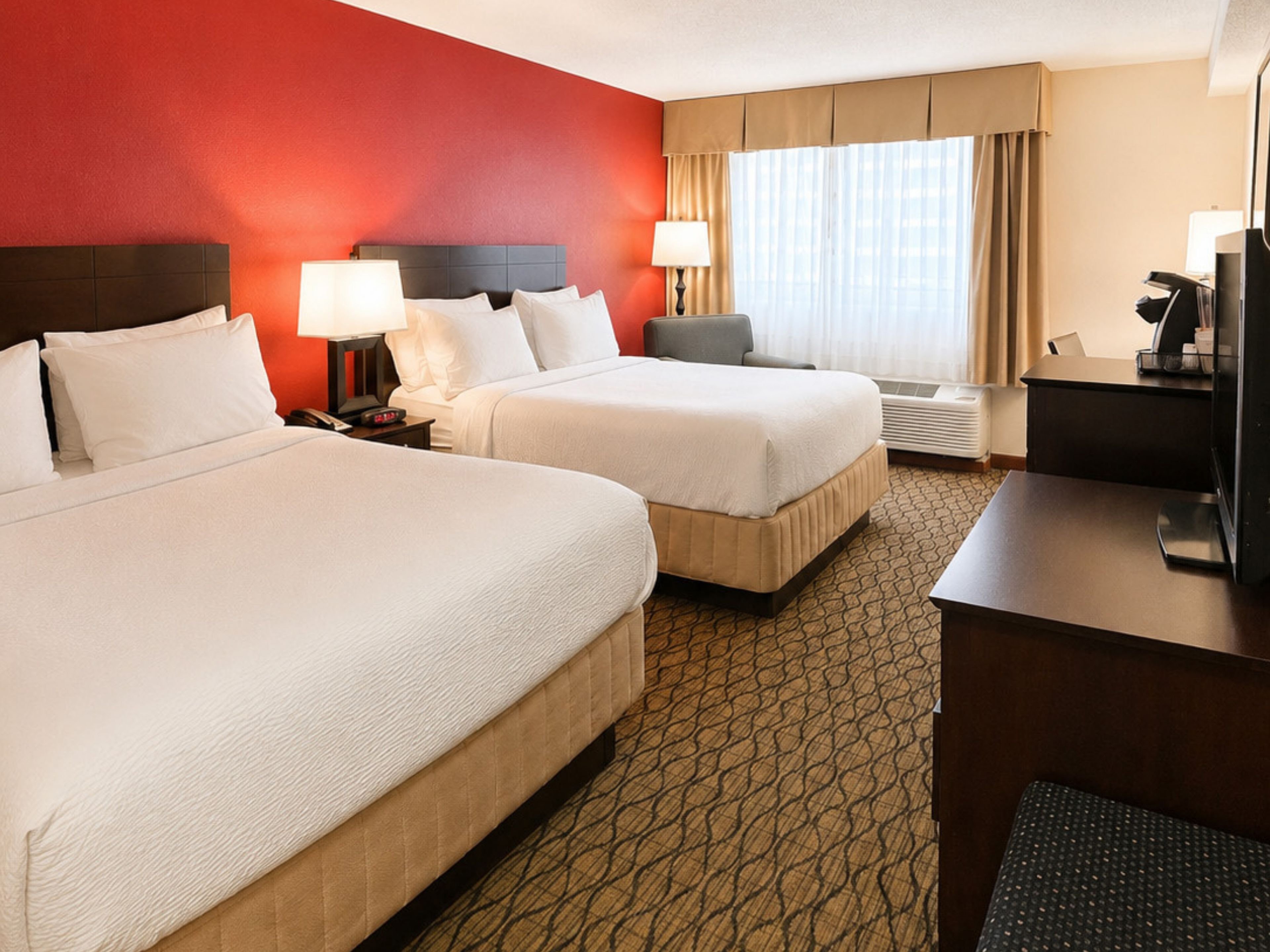 Holiday Inn Johnson City 28/79