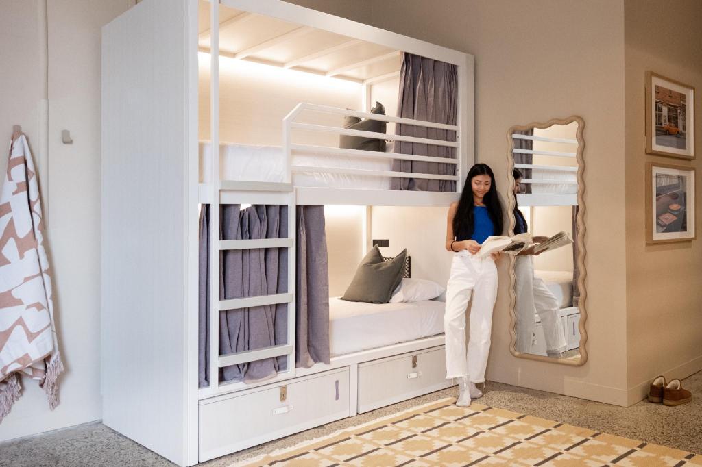 Private, Mixed Dorm, 6 Beds