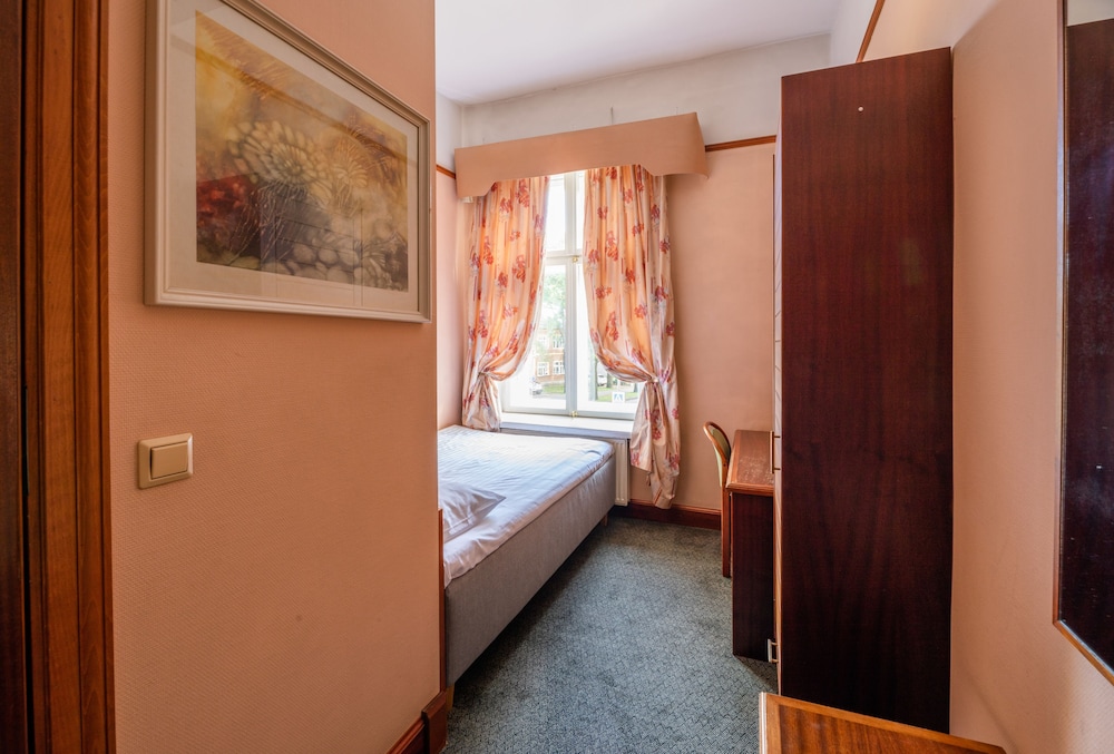Victoria Hotel 26/49