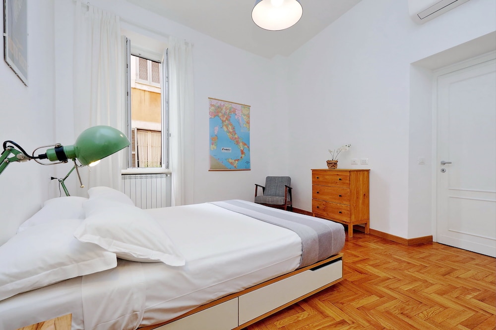 Traiano Charme - My Extra Home 3/20