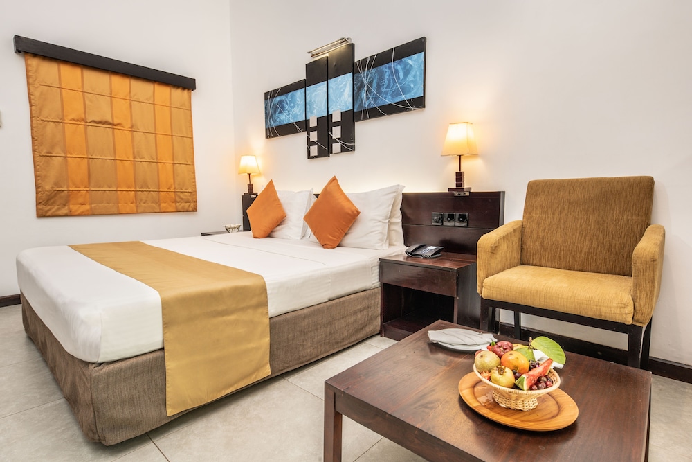 غرفة بسرير كينج بإطلالة على النهر، Amethyst Resort Passikudah 2/6