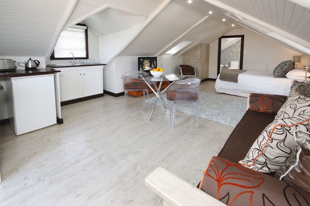 The Potting Shed Guest House 30/50