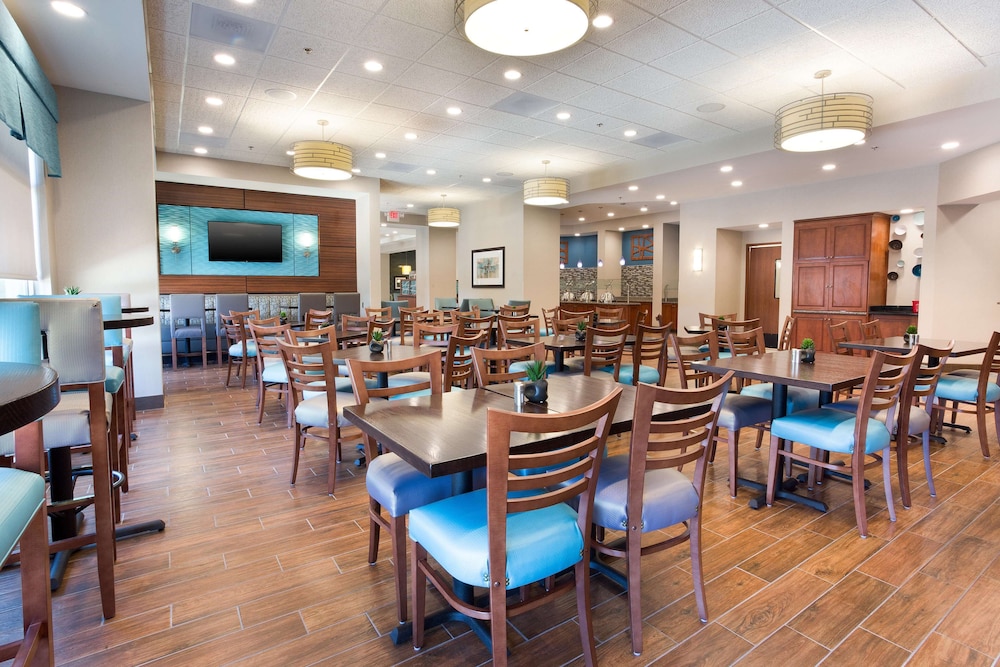 Drury Inn and Suites Burlington 28/44