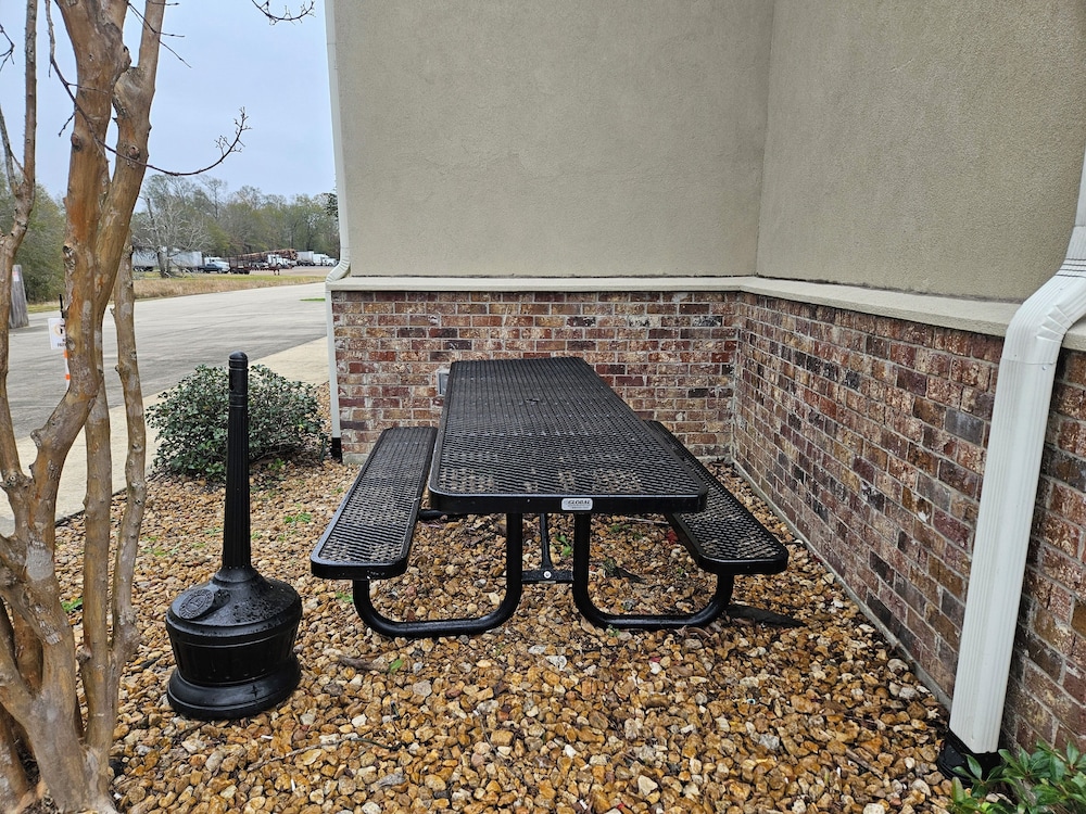 Heritage Place Hotel & Suites 32/48