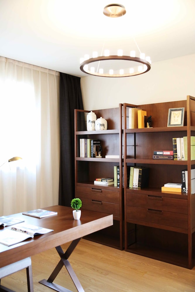 Green Court Place Jin Qiao Middle Ring Shanghai 34/50