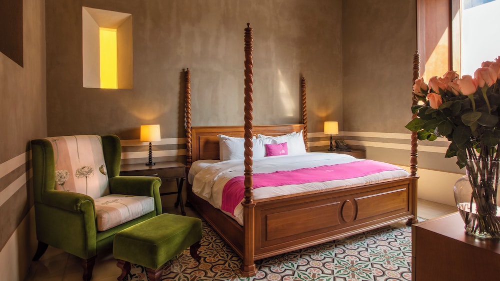 Xocolate, Master, Suite, King Bed