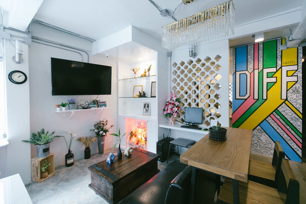 Diff Hostel 48/72