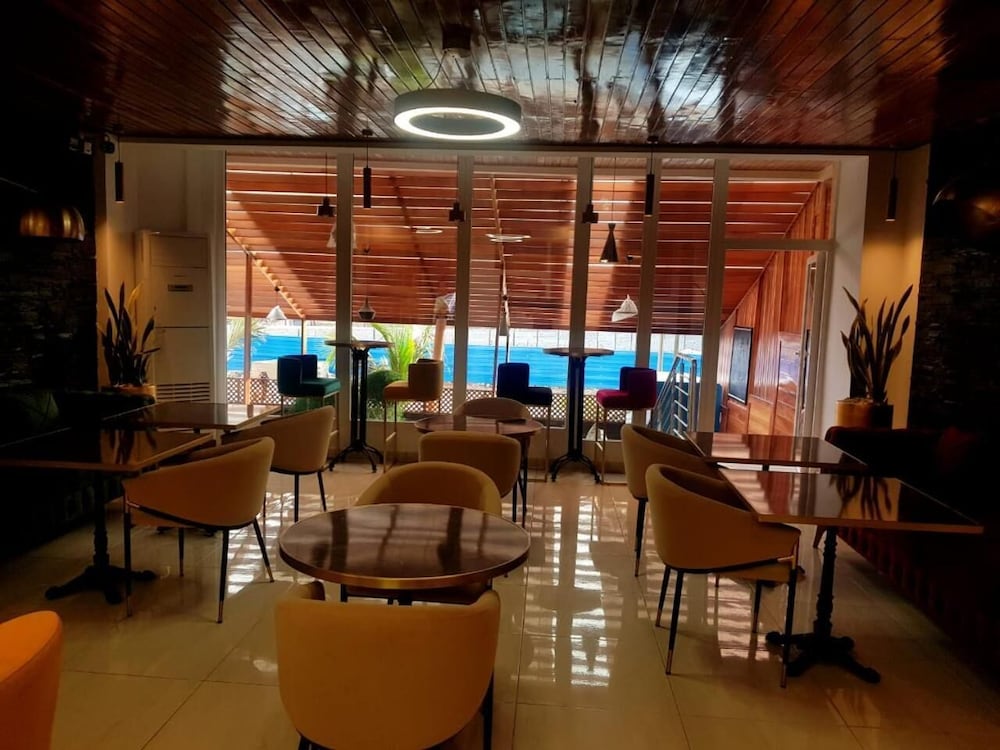 Hotel Colonia 24/44