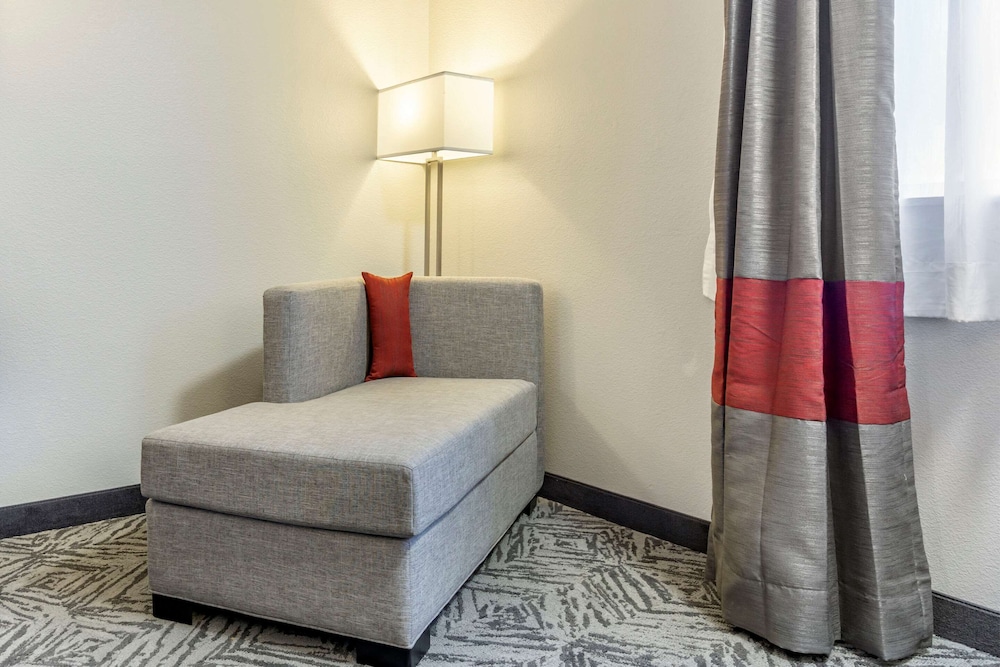 Quality Inn and Suites Pacific Auburn 11/51