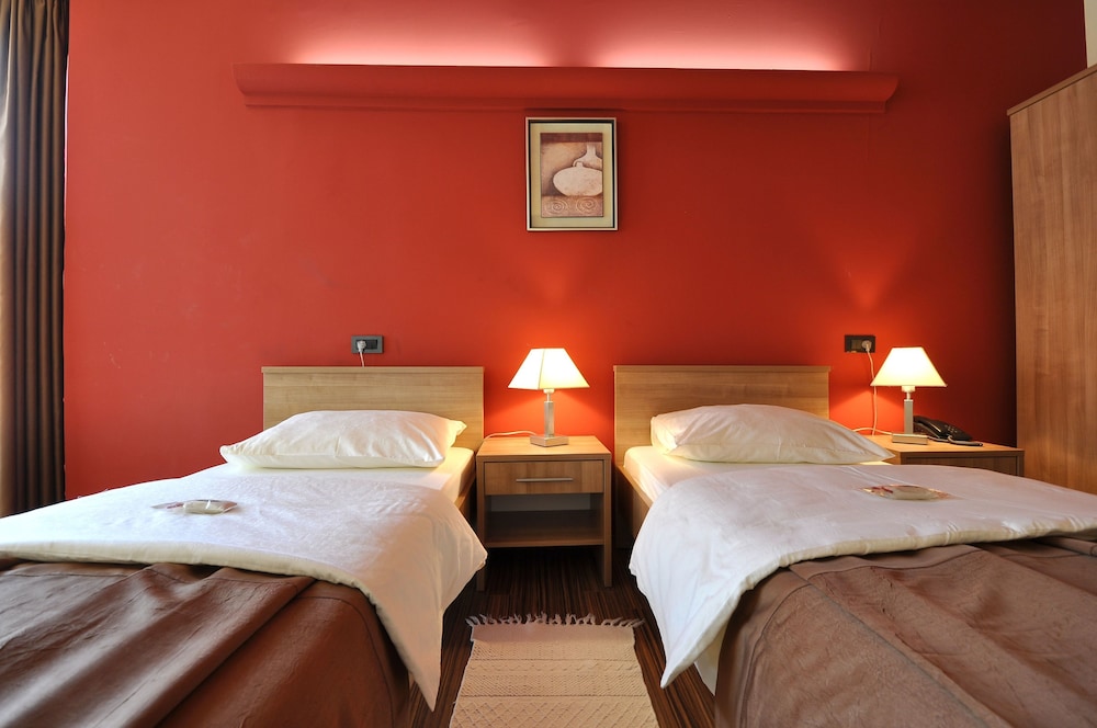 Hotel Fontana 37/65
