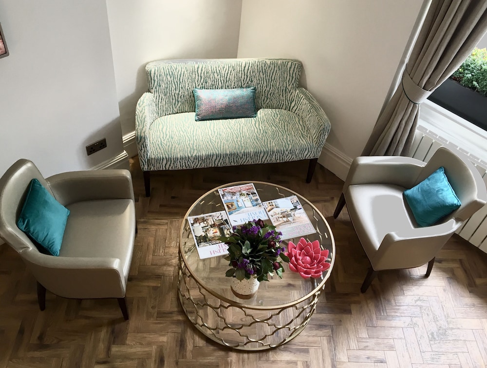 The Beverley Hotel 42/50