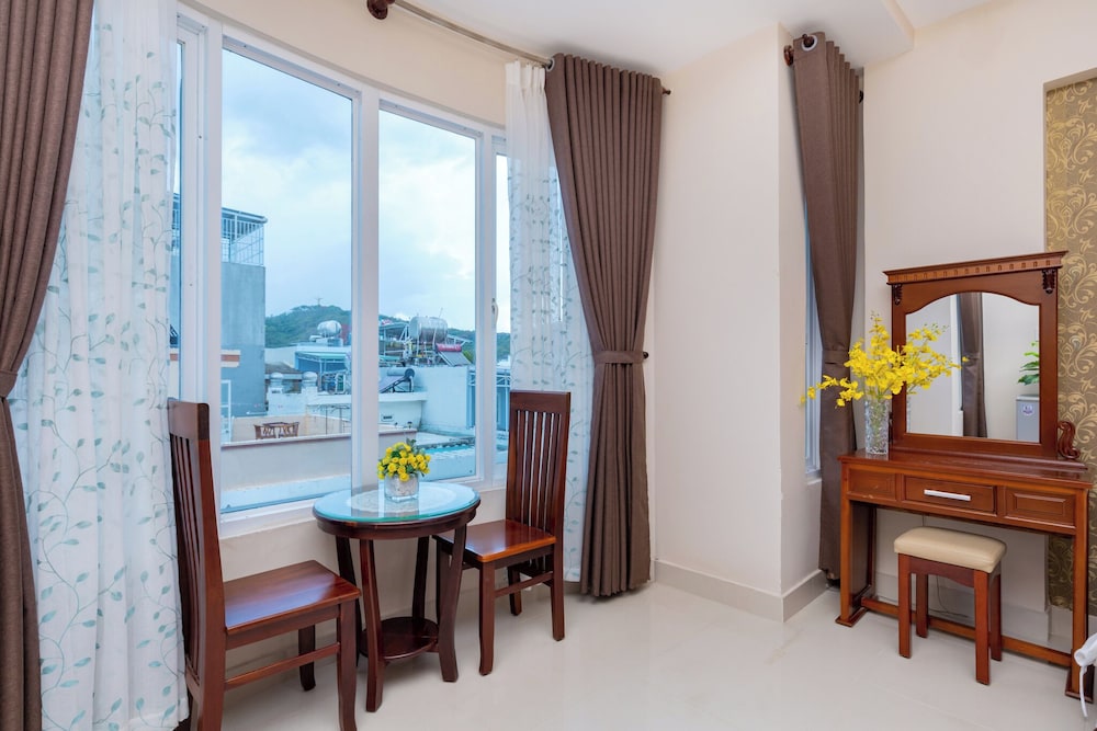 Queen Garden Hotel 49/65