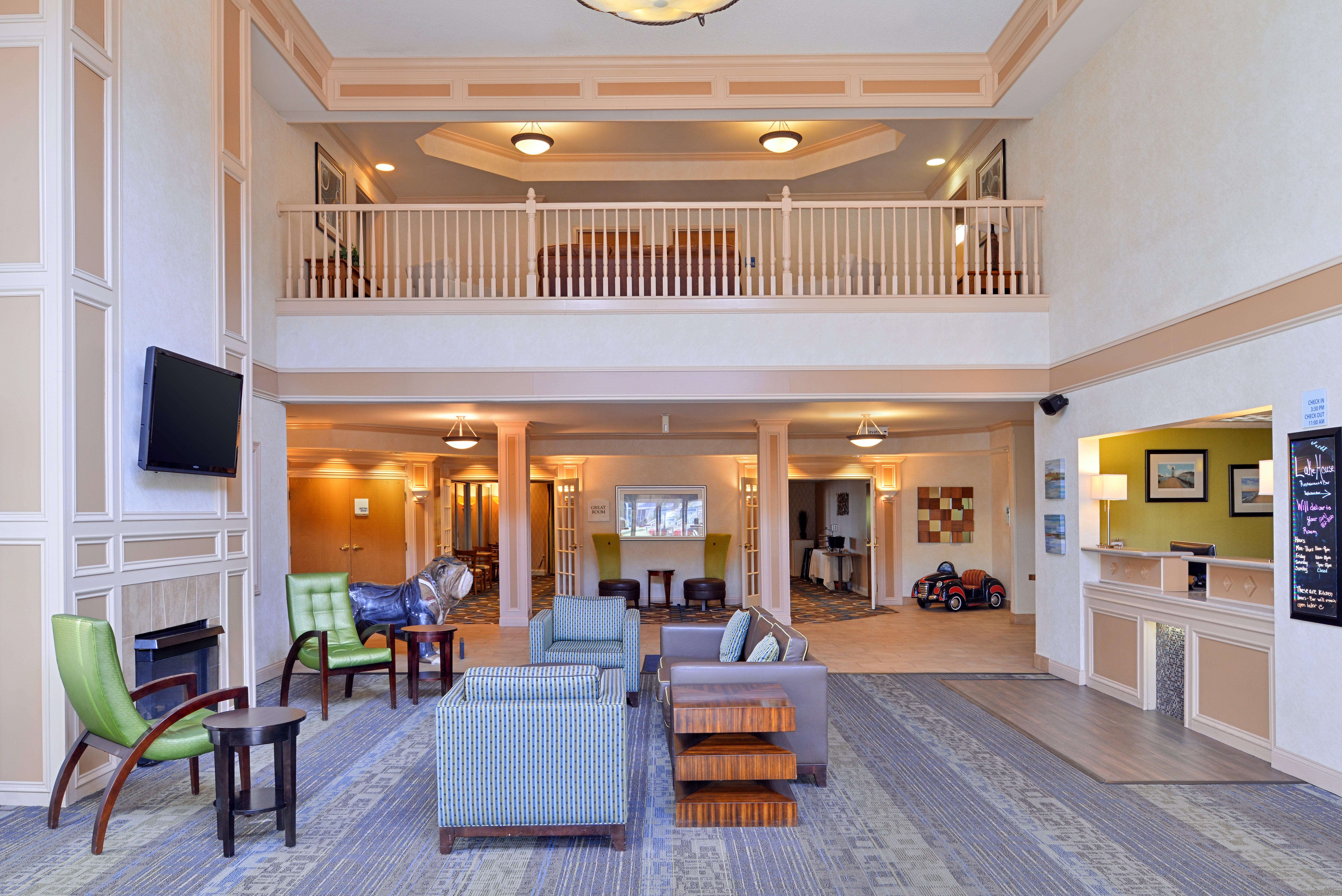 Holiday Inn Express Suites St Joseph 43/69