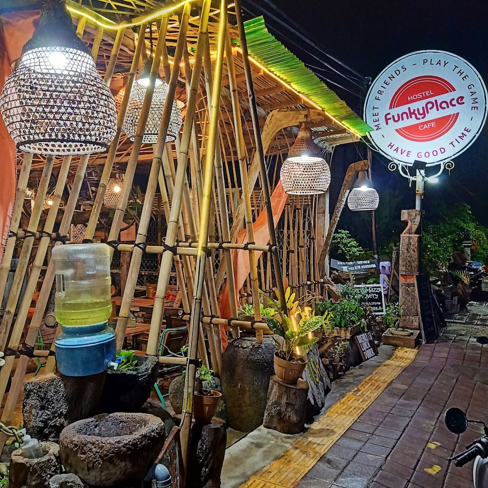 Funkyplace 4/50