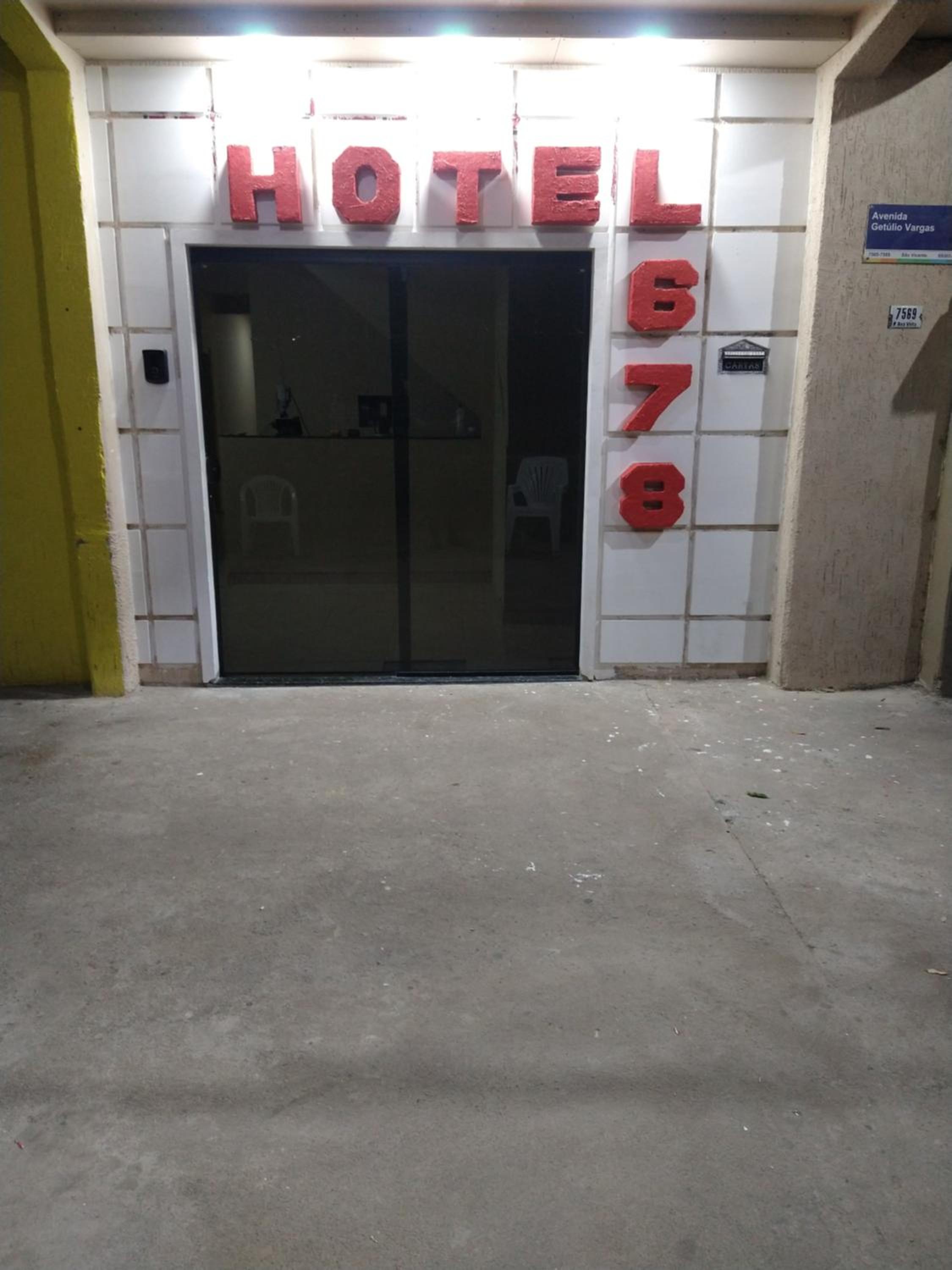 Hotel 678 28/38