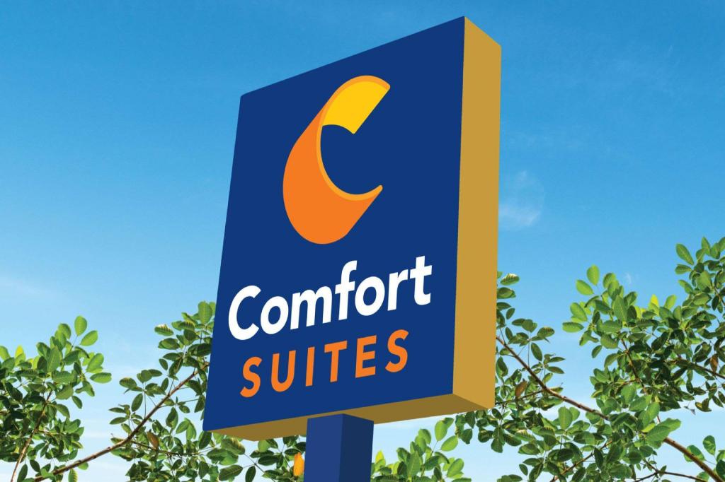 UPGRADE, SUITE, KING BED