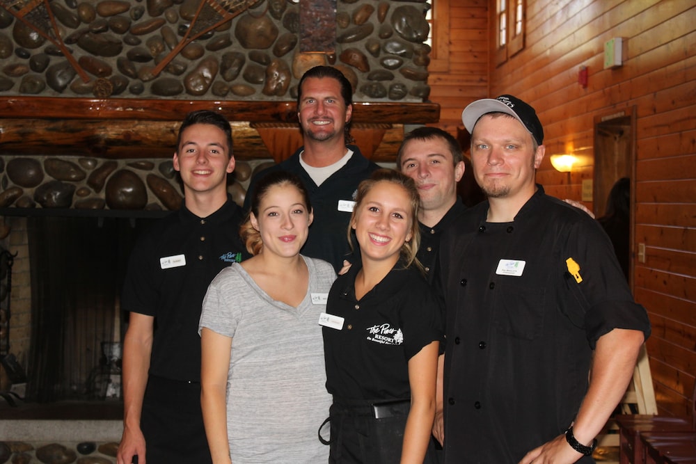 The Pines Resort 8/47