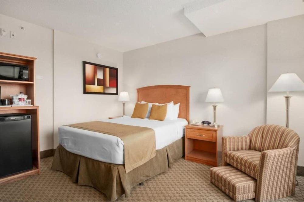 Ramada By Wyndham Edmonton South 16/33