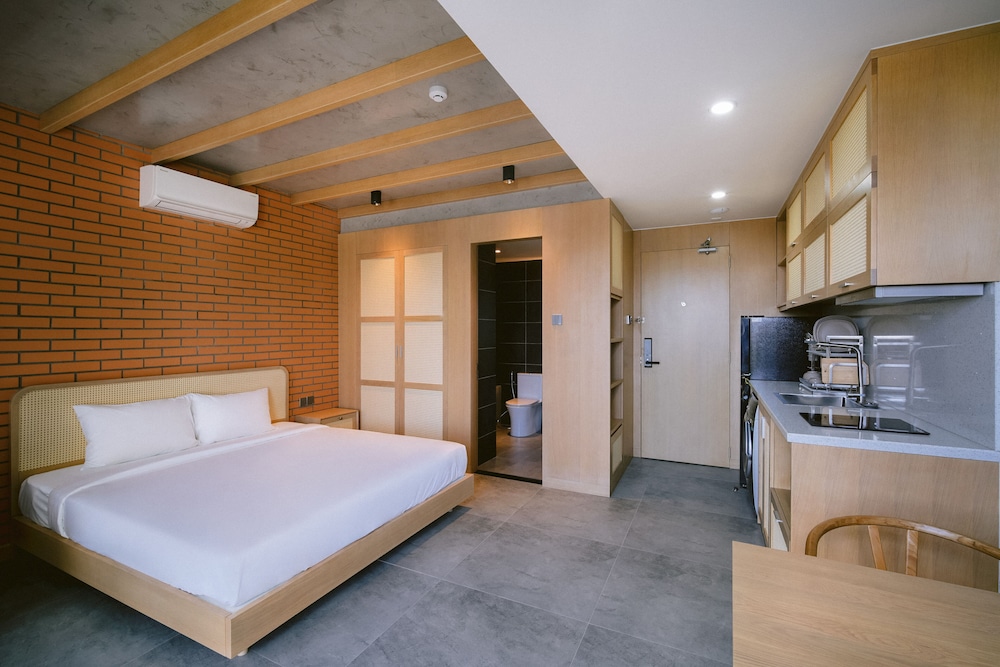 Shi House by Haviland 24/54