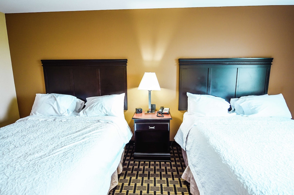 Hampton Inn And Suites Pine Bluff 14/46