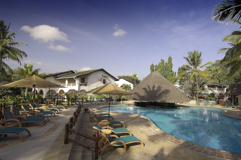 Pinewood Beach Resort and Spa 43/50