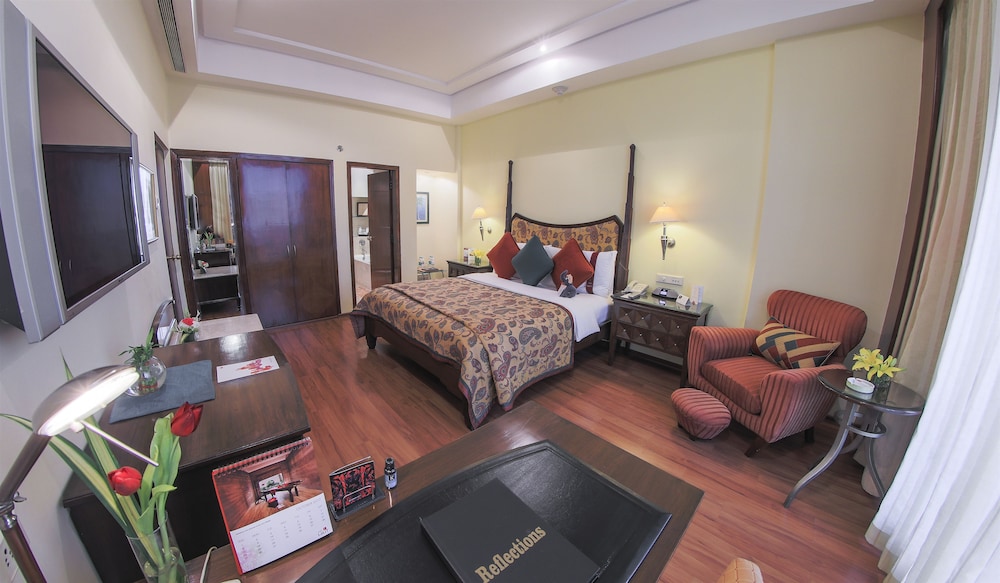 THE LALIT MUMBAI 42/67