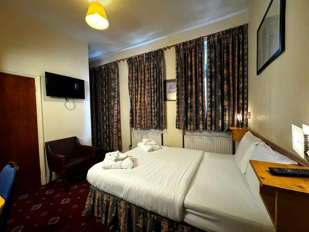 Bridge Park Hotel 38/65