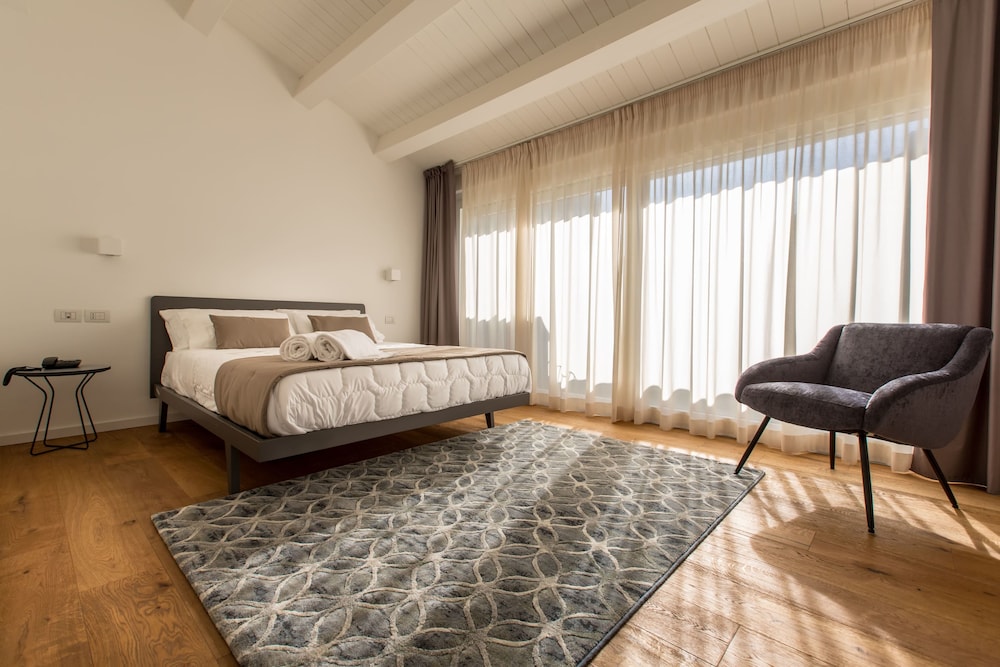 Plebis B&B 13/48