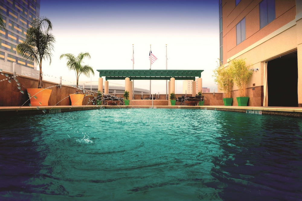 Embassy Suites by Hilton Houston Downtown 6/71