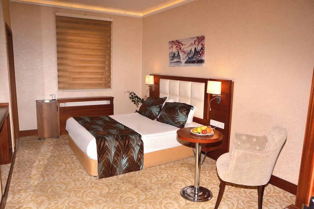 ASRIN BUSINESS HOTEL 68/73
