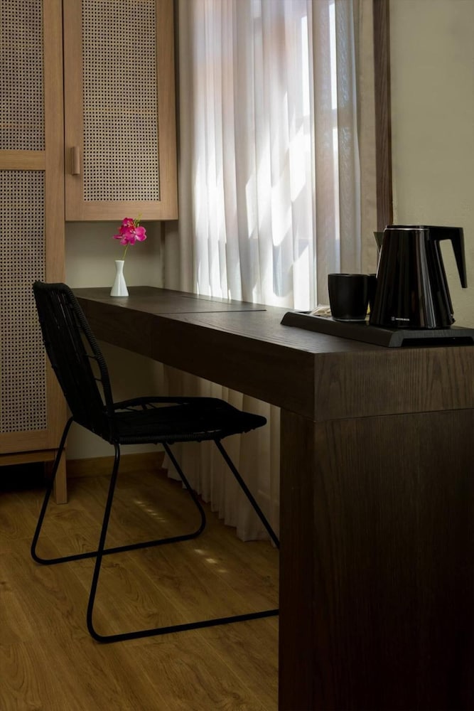 Contessa Boutique Hotel 59/65