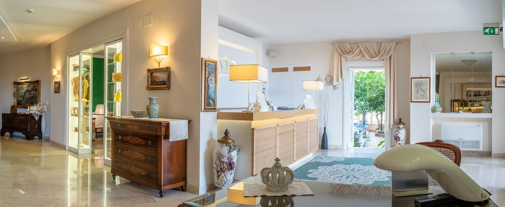 Hotel Regina Sorrento 50/72