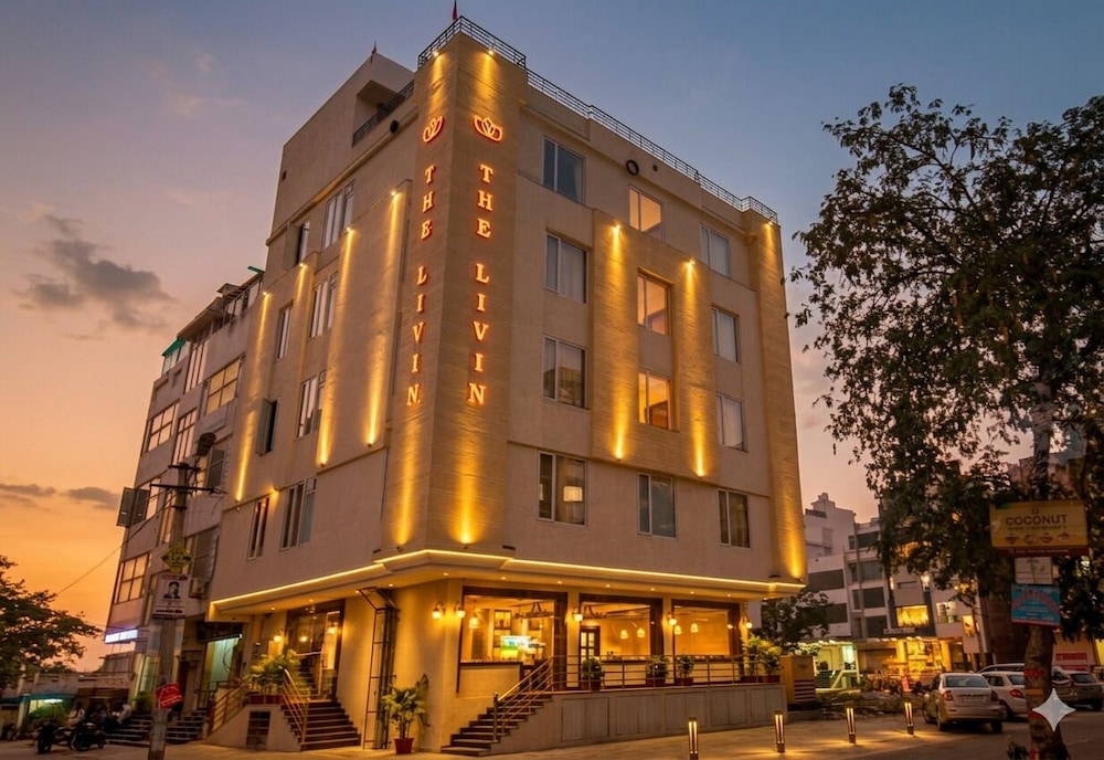 Hotel The Livin 1/44
