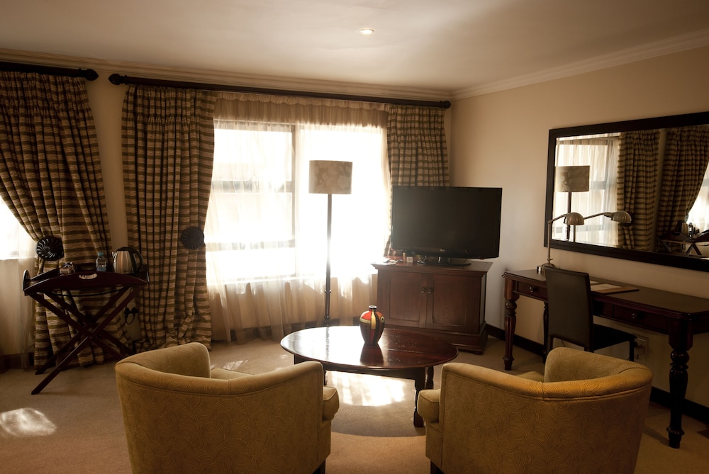 Lourie Lodge 24/50