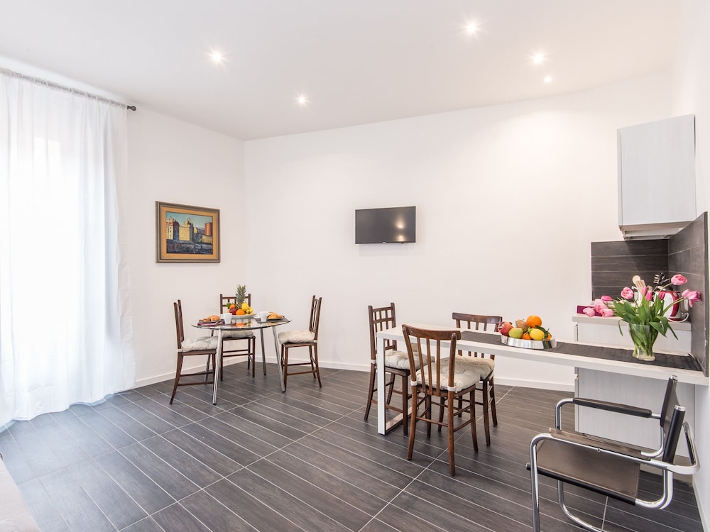 Vatican Luxury Suites 49/65