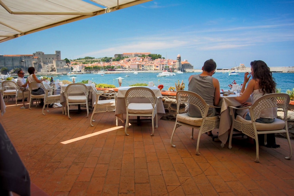 Le Relais Des Trois Mas 36/44