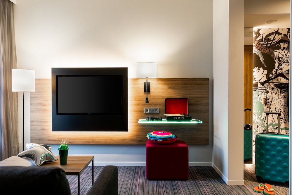 Moxy Glasgow SEC 32/37